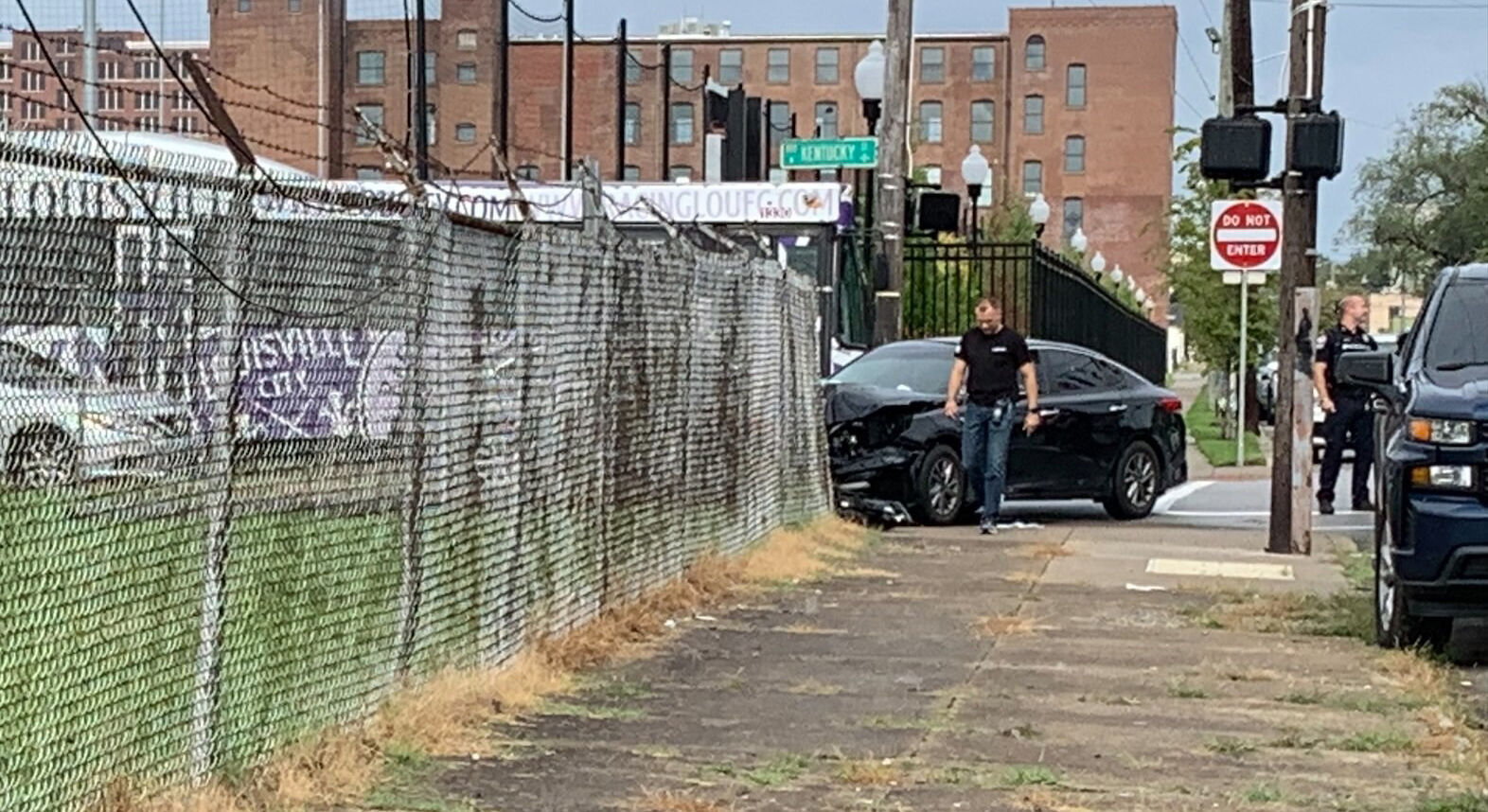 Scene of Oct. 6, 2021 car crash at South 8th Street and West Kentucky Street
